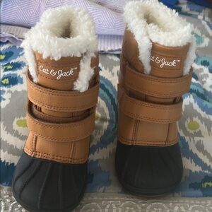 Cat & Jack Tan and Black Kids Winter Boots Size 7T like New Condition 🥾❄️⛄️
